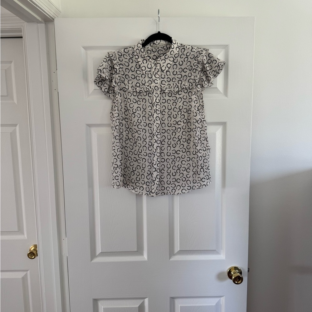 Alice and Olivia Black and White Patterned Short Sleeve Blouse